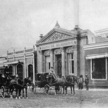 Iquique-Banco-de-Valparaiso-375x375